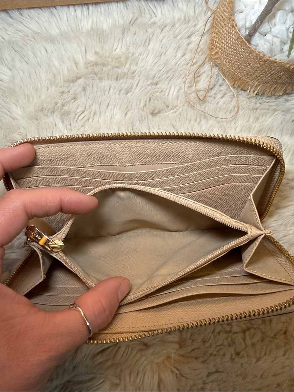 ✨ Coach Crossgrain Leather Accordion Zip Wallet✨ - Picture 13 of 14